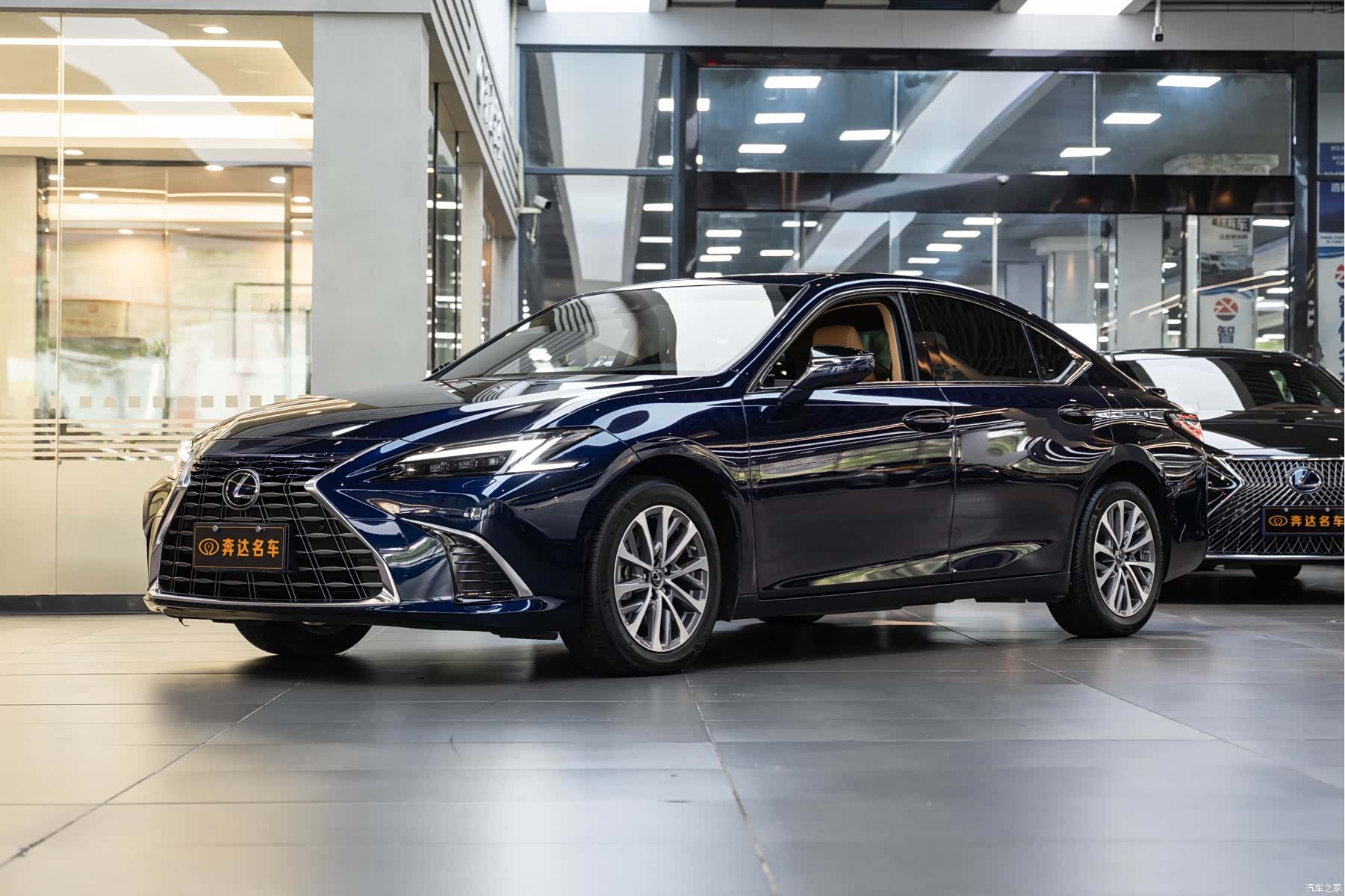 Lexus ES, 2025 1