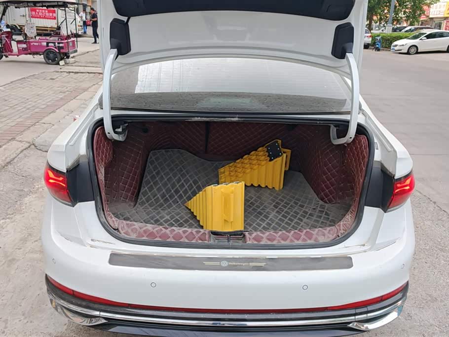 Volkswagen Sagitar