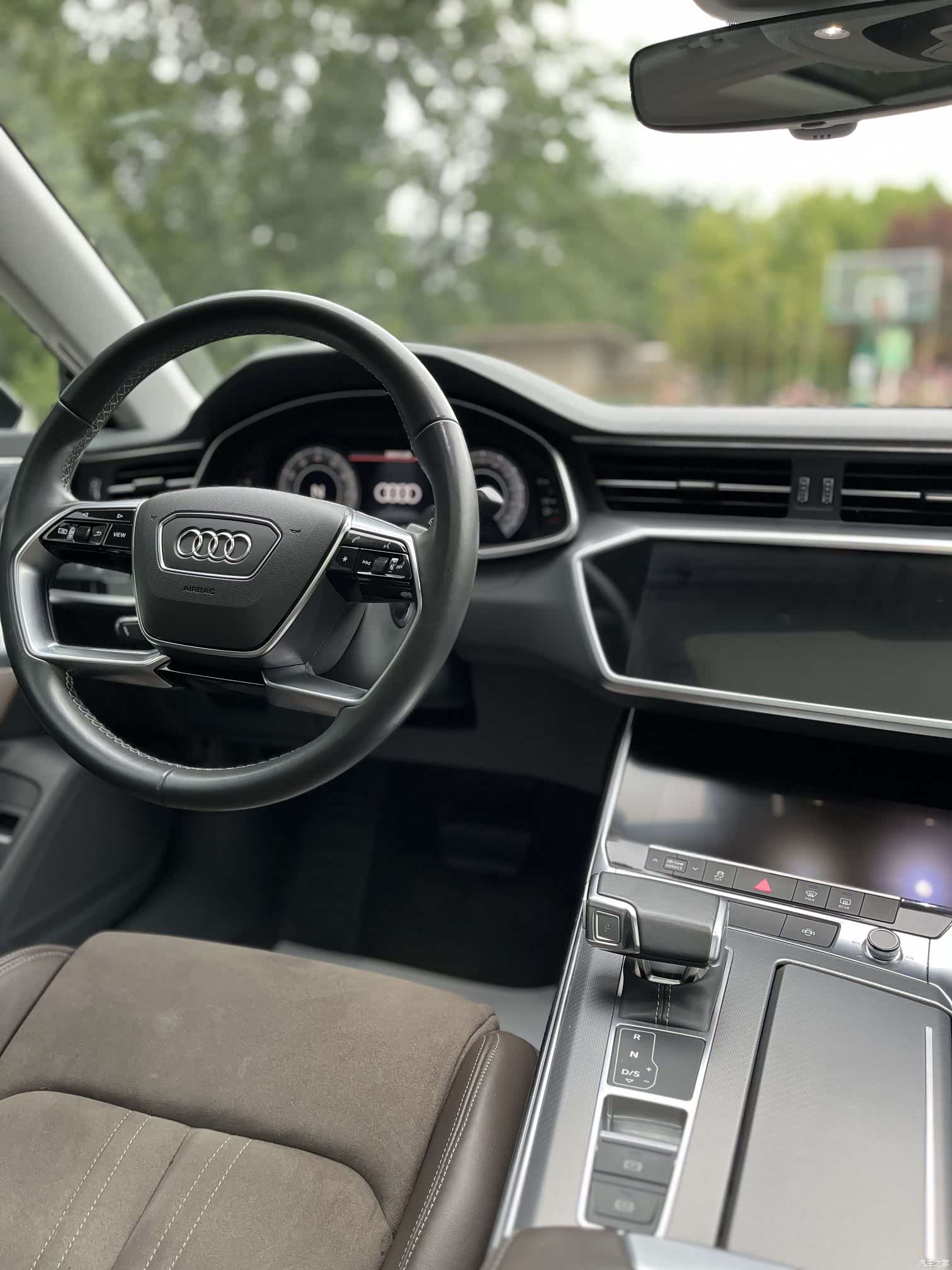 Audi A7L, 2024 13