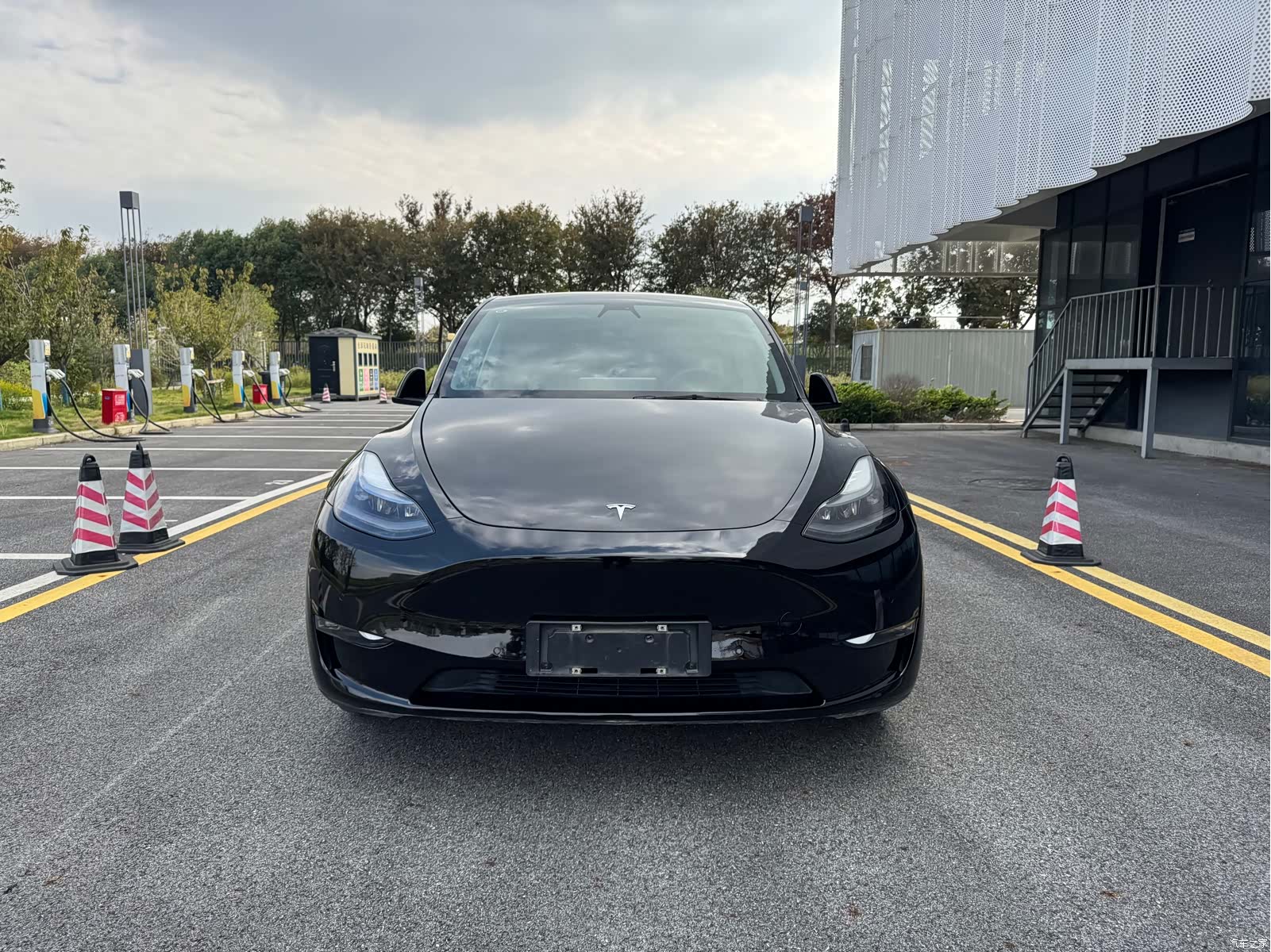 Tesla Model Y, 2021 1