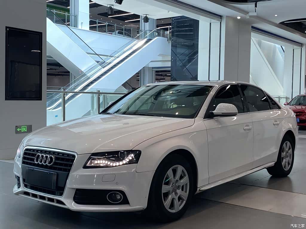 Audi A4L, 2012 1
