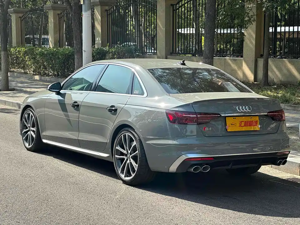Audi S4