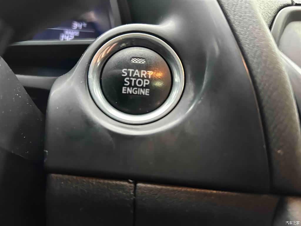 Mazda CX-4, 2023 4