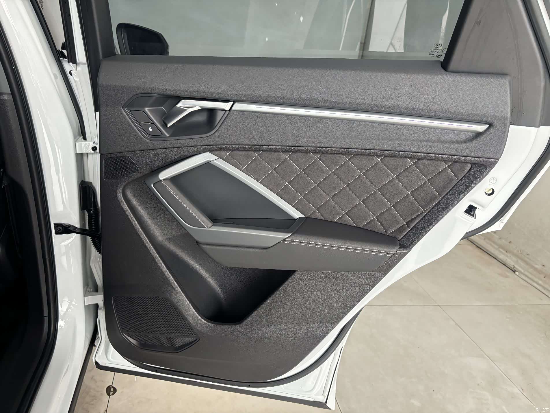 Audi Q3, 2025 24