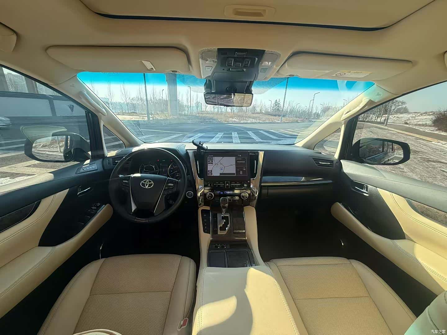 Toyota Vellfire, 2023 9