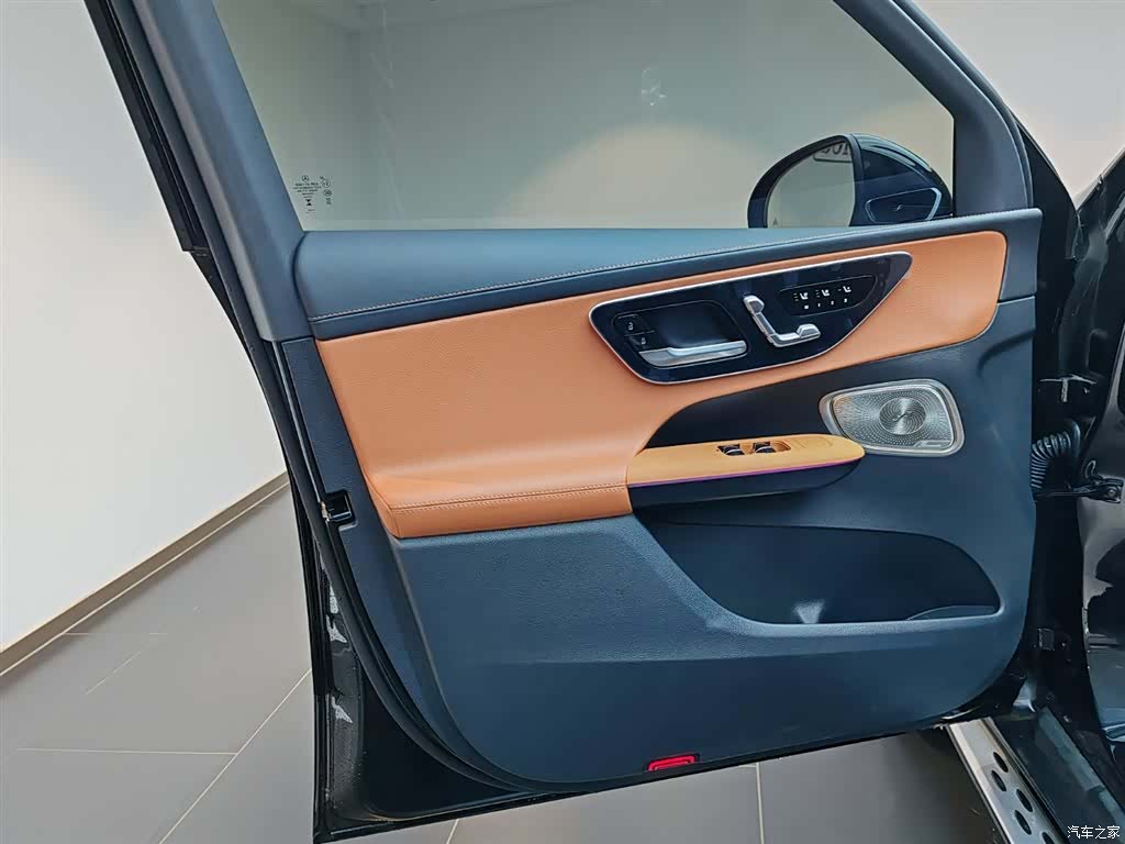 Mercedes-Benz GLC, 2025 11