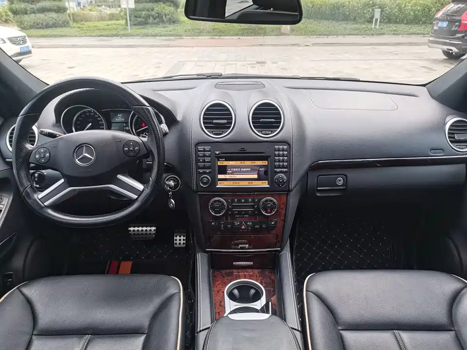 Mercedes-Benz M class