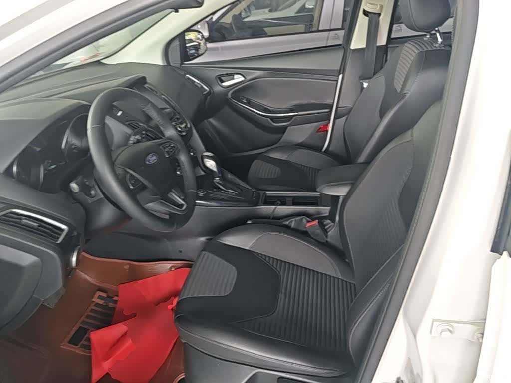 Ford Focus, 2017 15