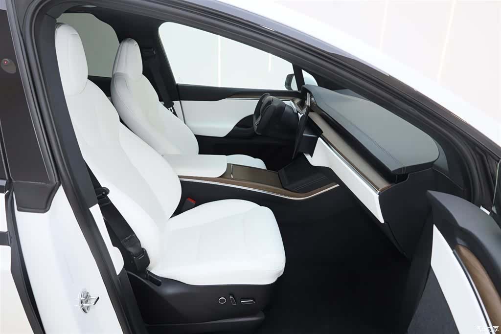 Tesla Model X, 2023 11