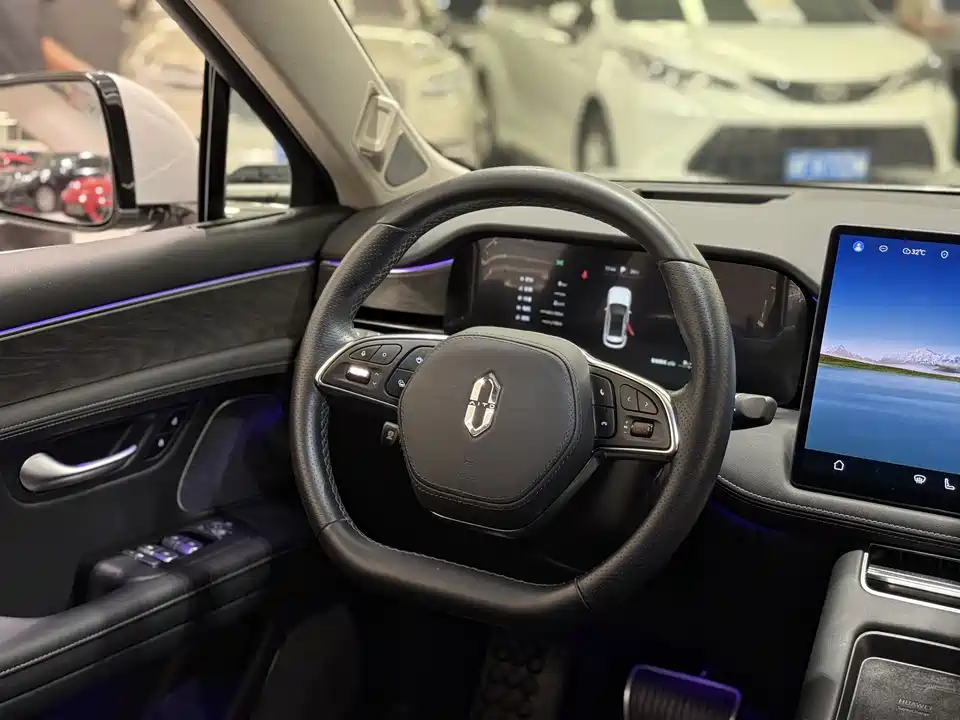 AITO Ask the world M5