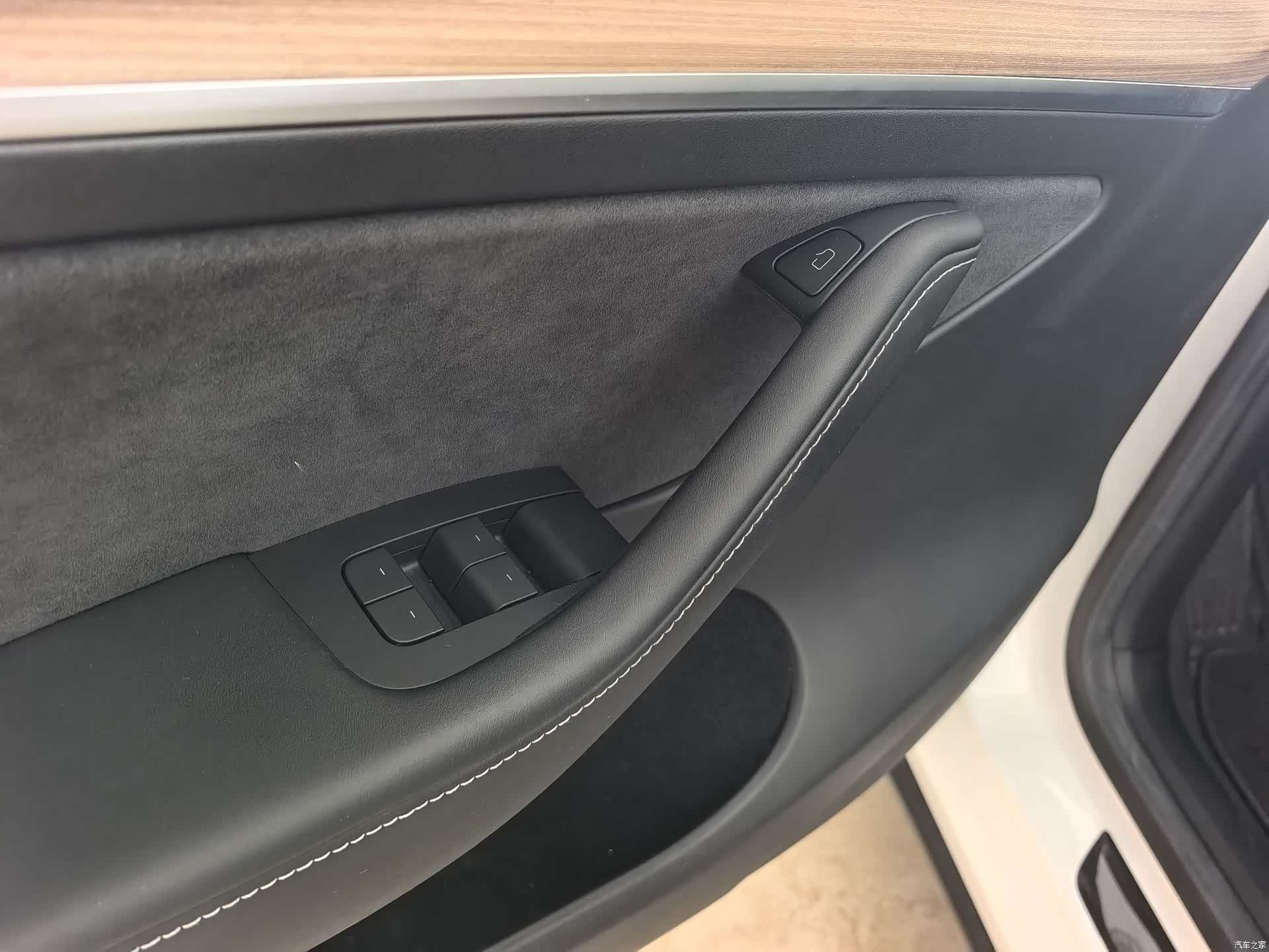 Tesla Model Y, 2023 7