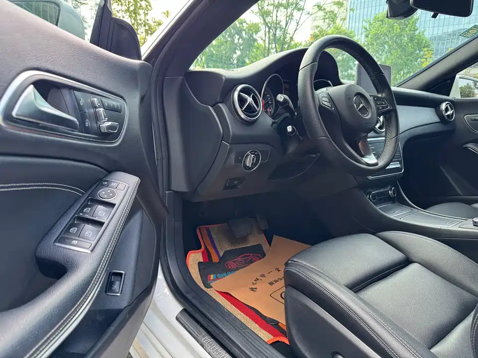 Mercedes-Benz CLA