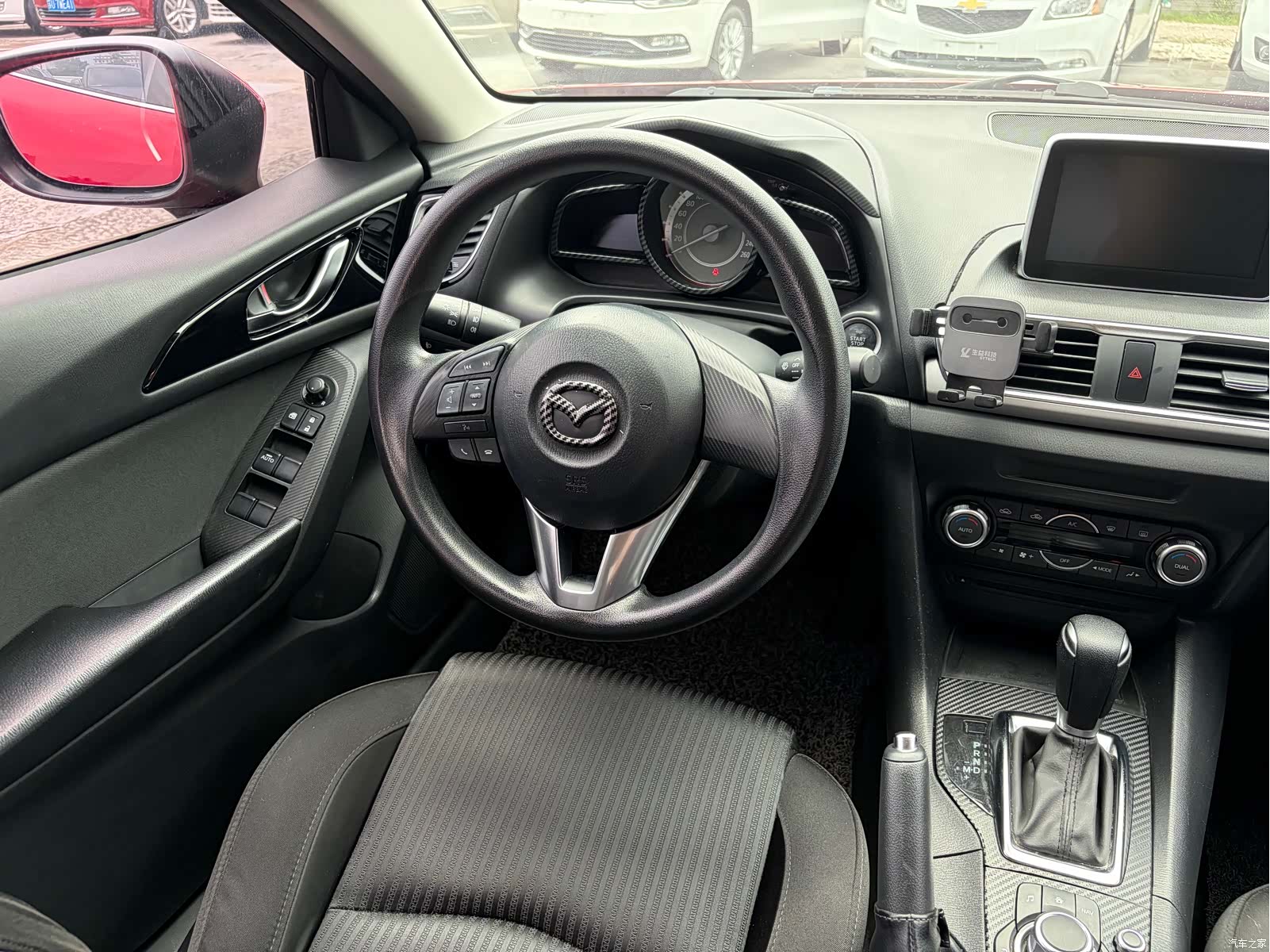 Mazda Mazda3, 2016 10