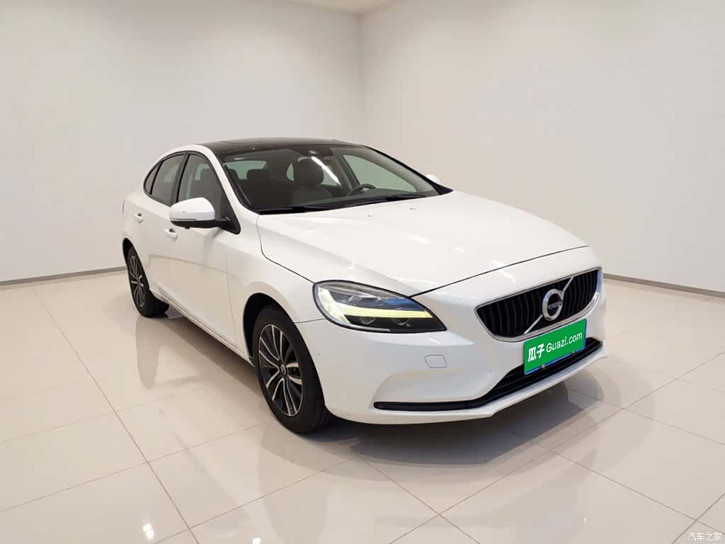 Volvo V40, 2019 7