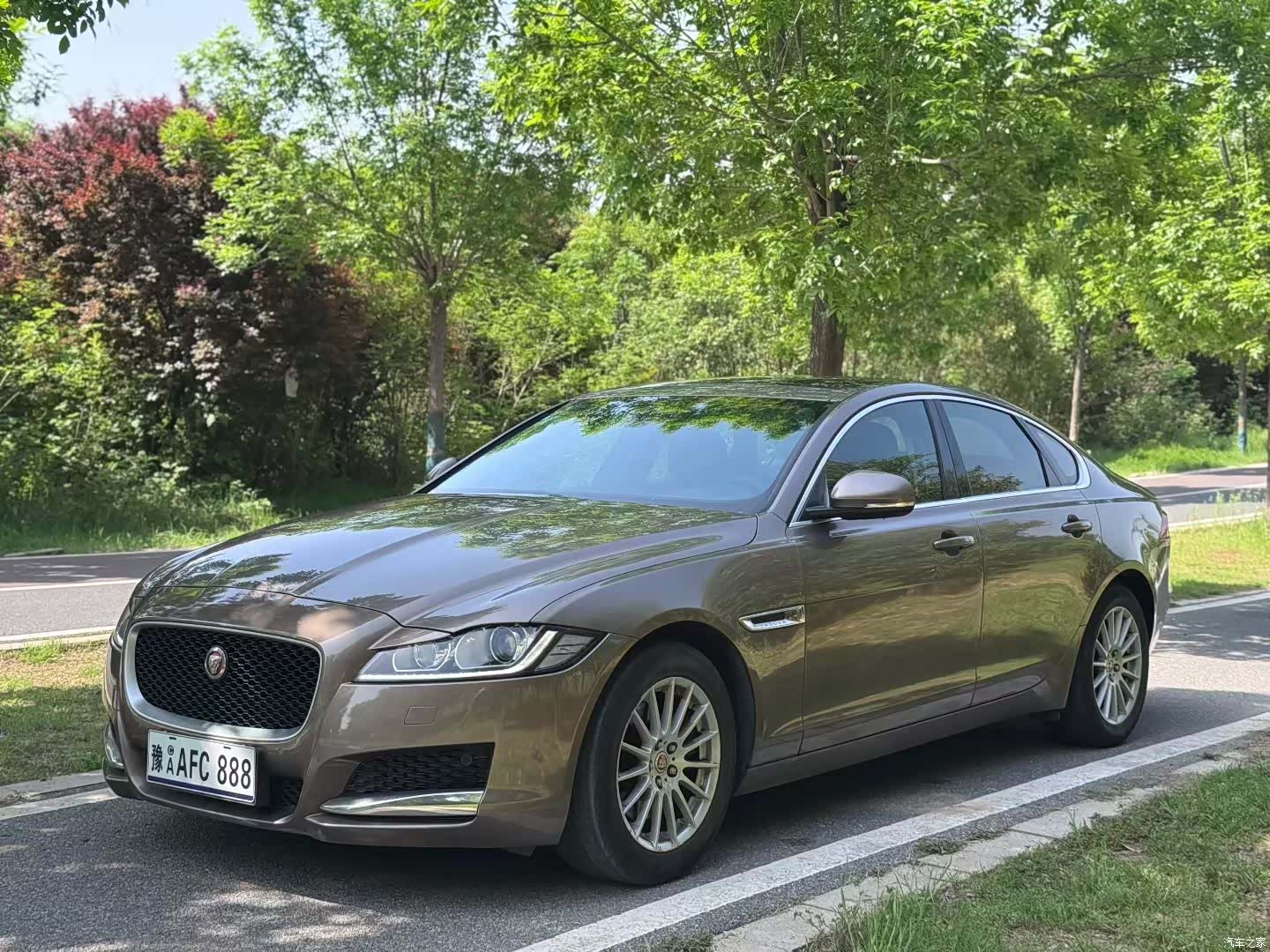 Jaguar XF, 2016 1