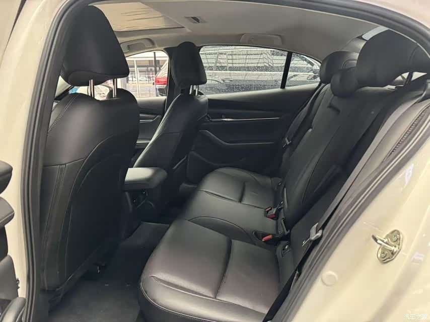 Mazda Mazda3, 2025 4