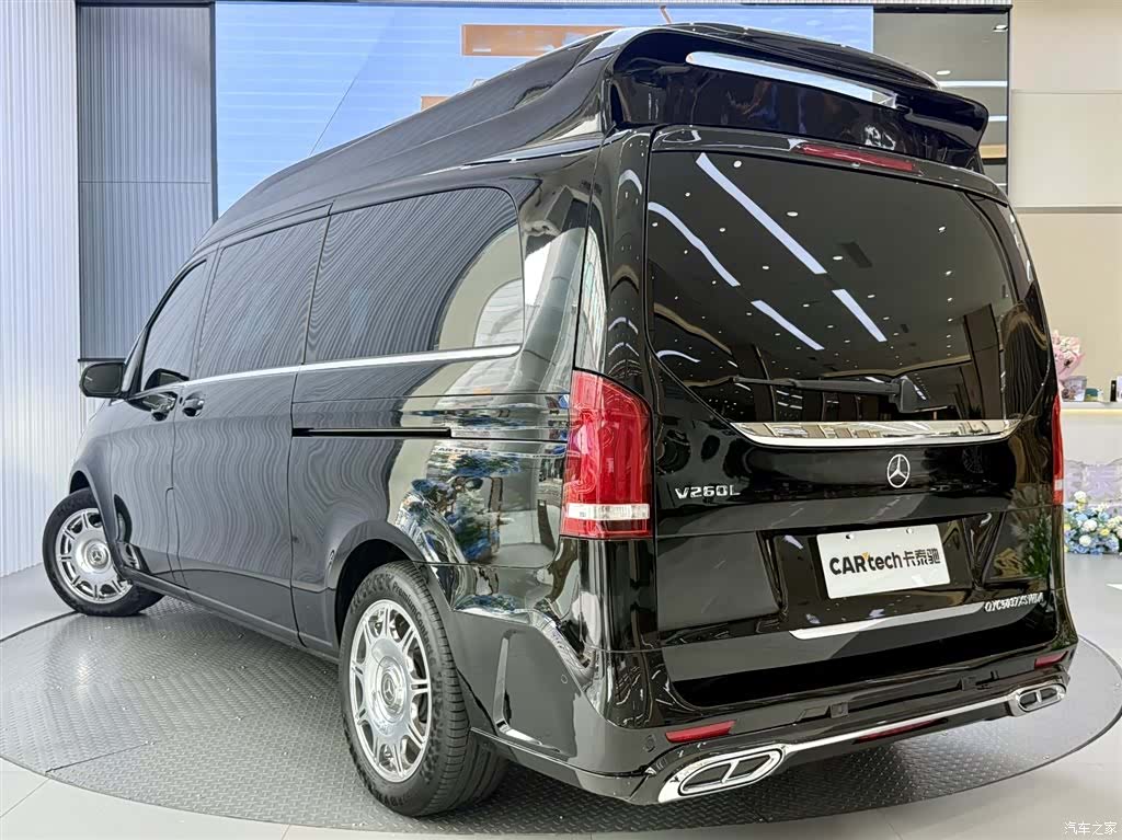 Mercedes-Benz V-Class, 2024 6