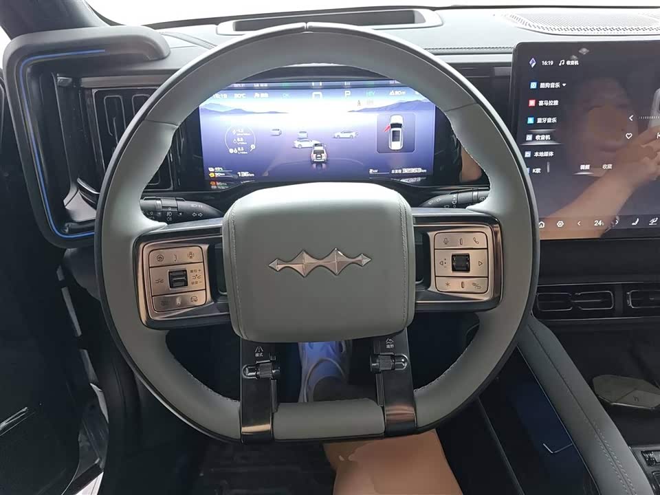 BYD Leopard 5 BYD Leopard 5