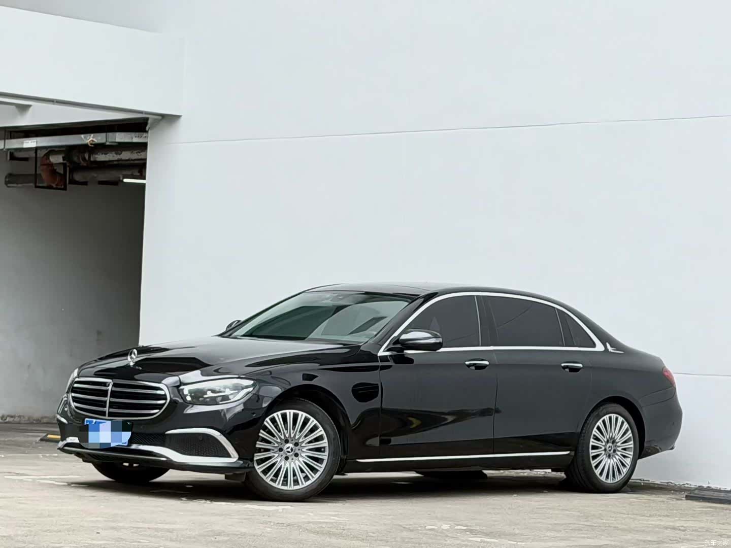 Mercedes-Benz E-Class, 2023 1