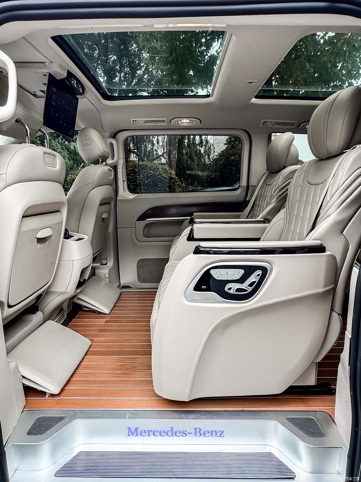 Mercedes-Benz V-Class, 2021 9