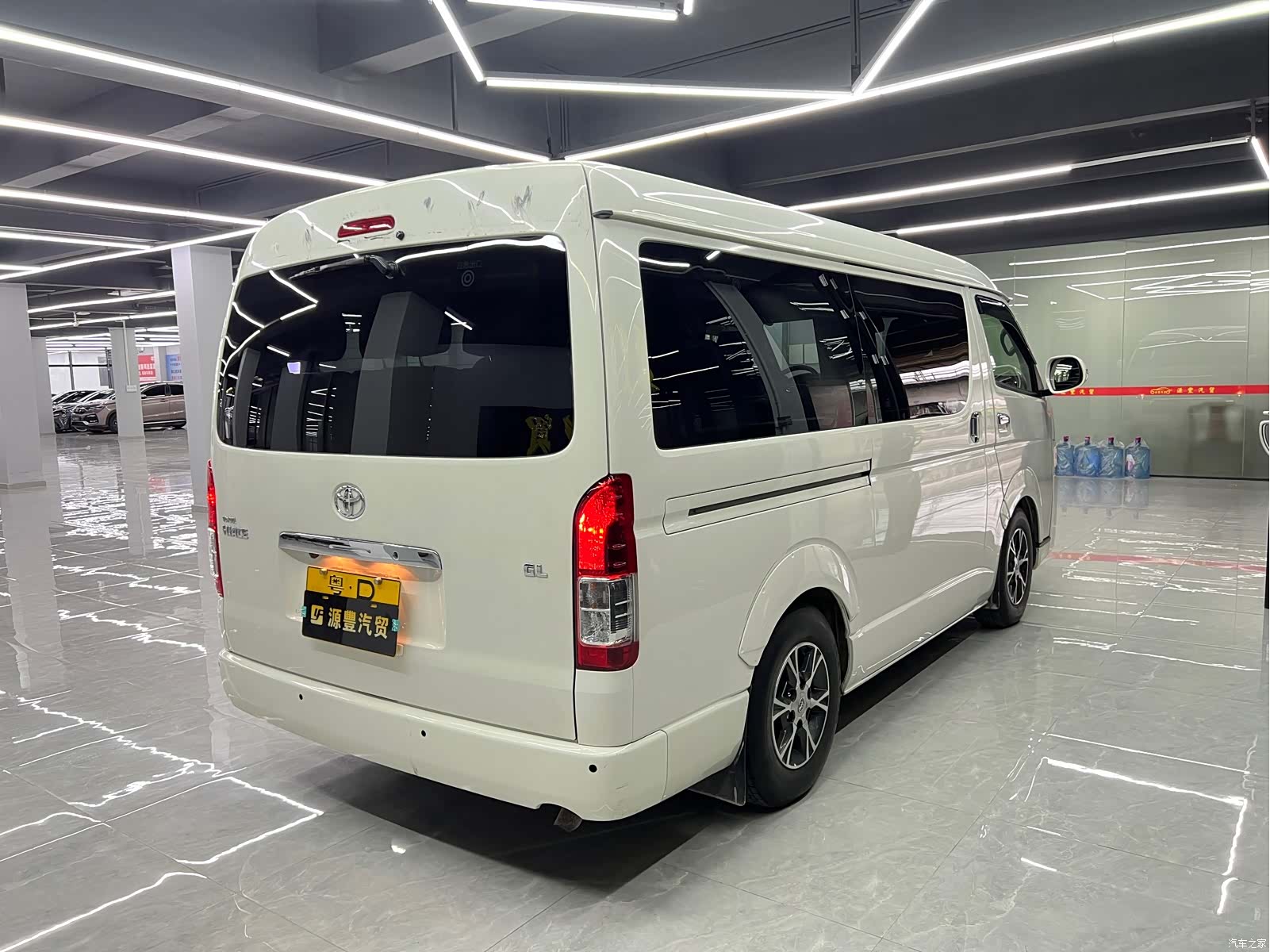 Toyota HiAce, 2016 все фото