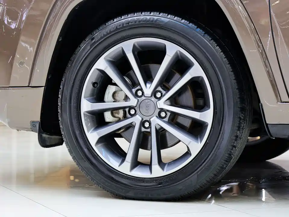 Jeep Grand Commander