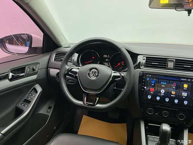 Volkswagen Sagitar, 2015 17