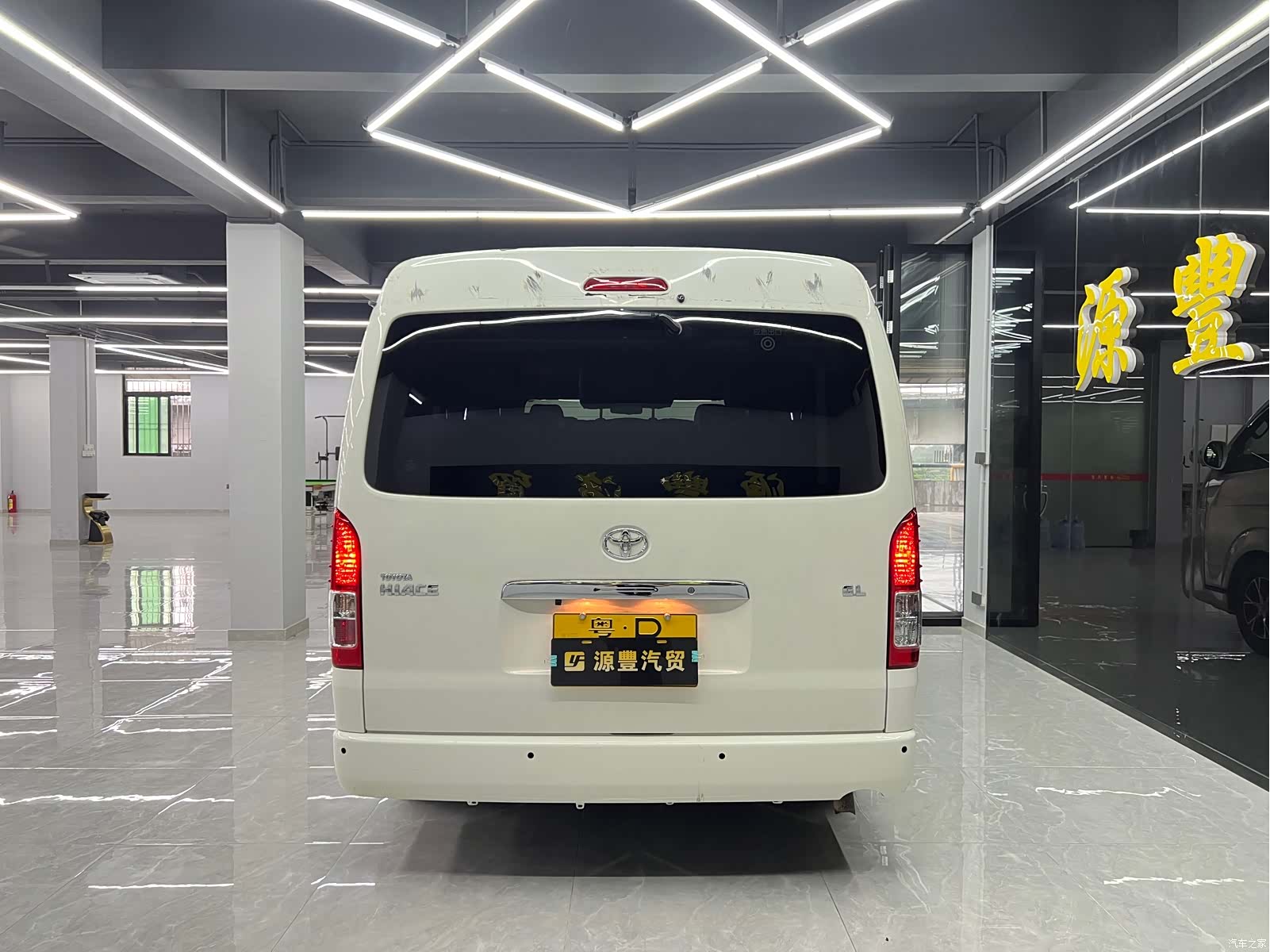 Toyota HiAce, 2016 4