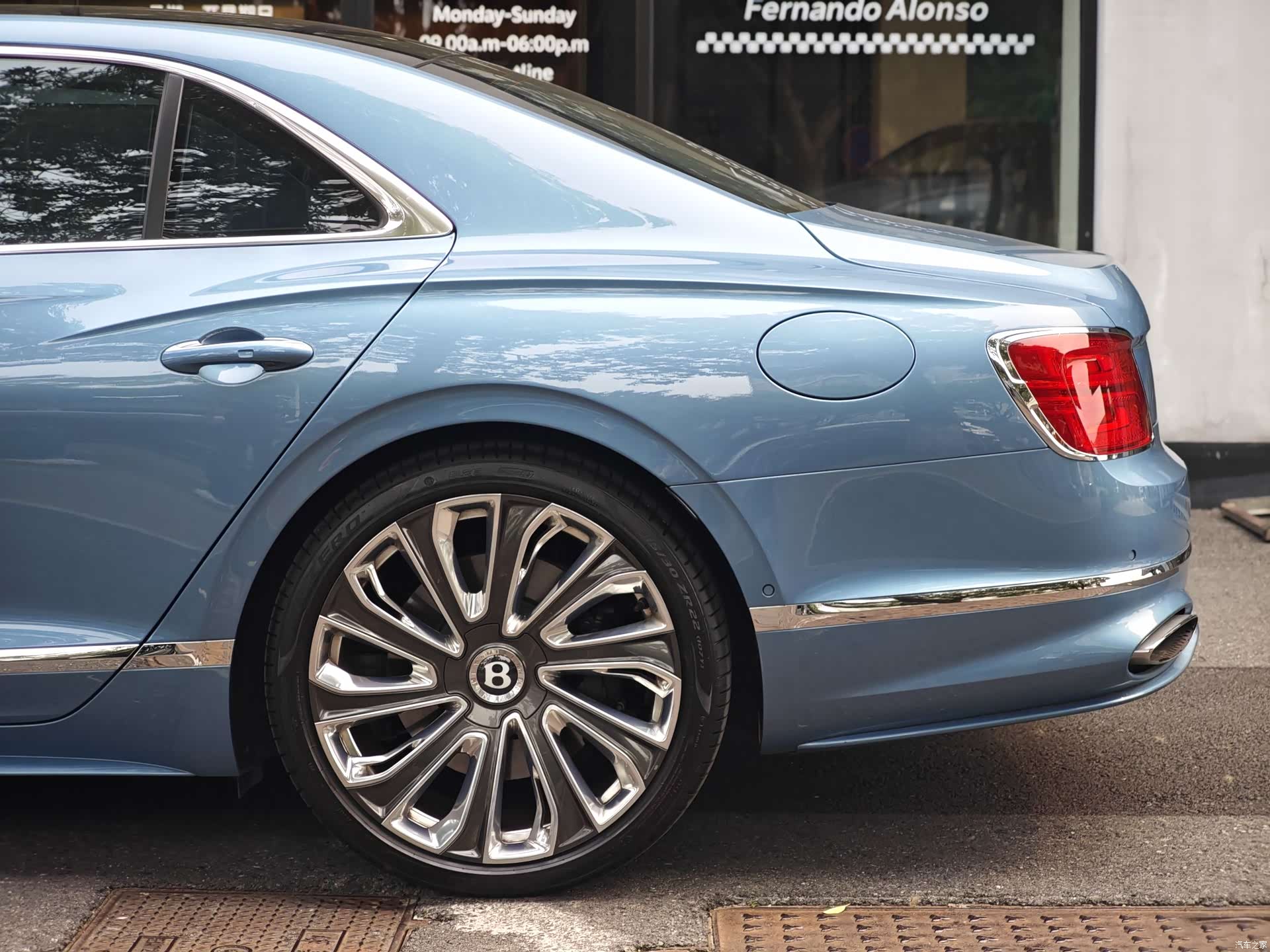Bentley Flying Spur, 2025 все фото