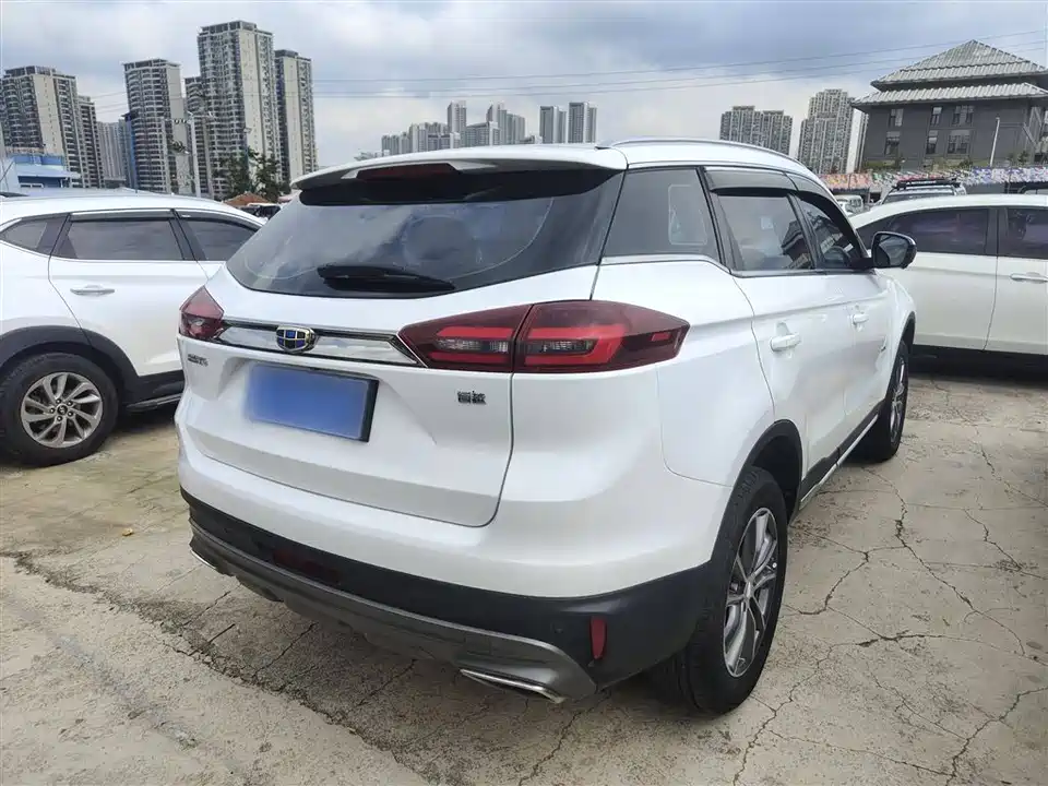 Geely Atlas