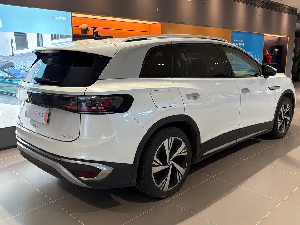 Volkswagen ID.6 CROZZ