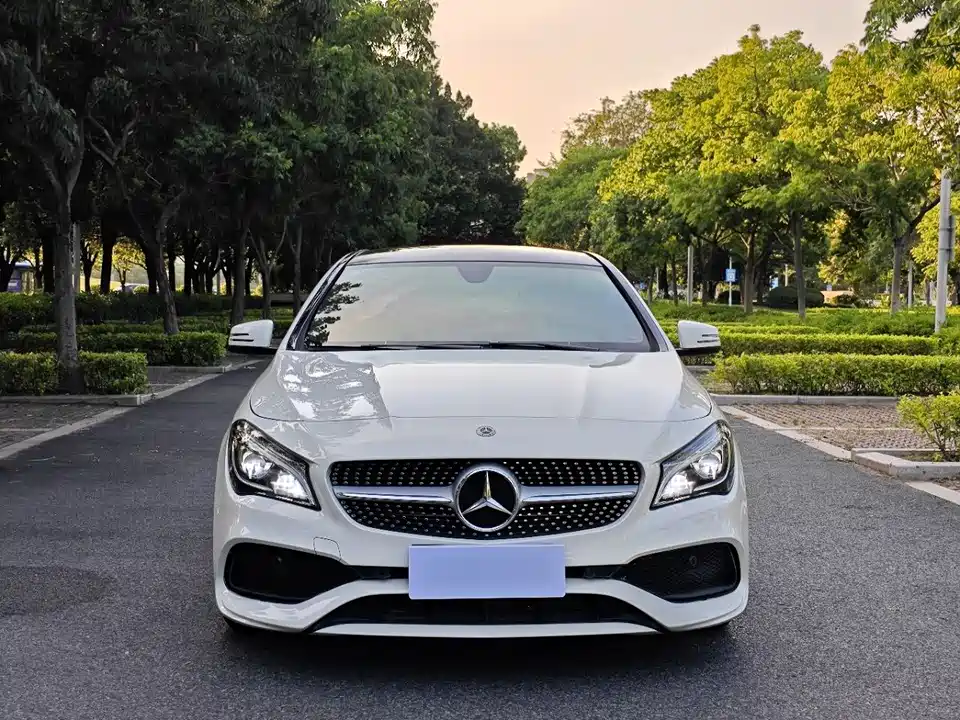 Mercedes-Benz CLA