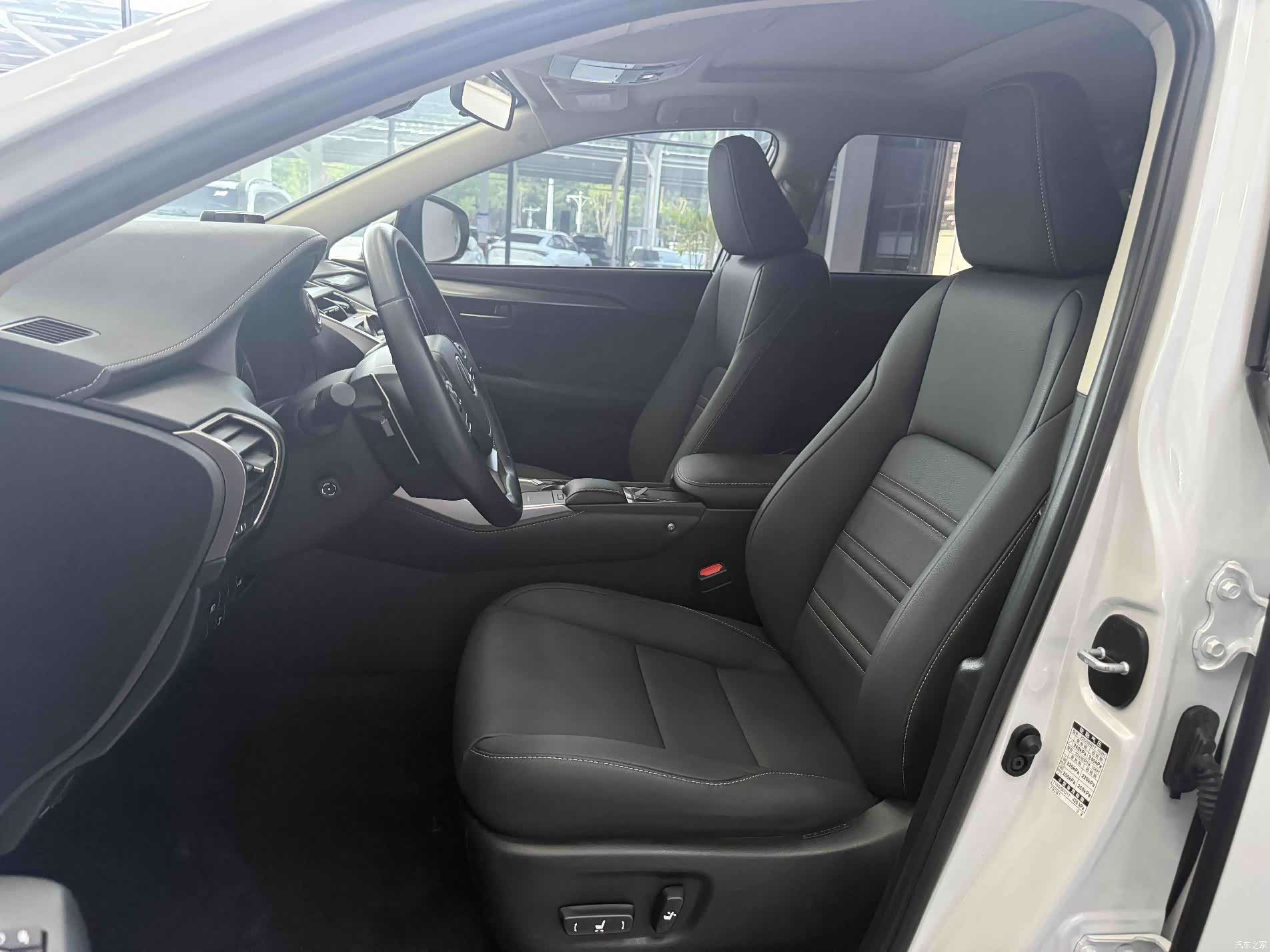 Lexus NX, 2021 19