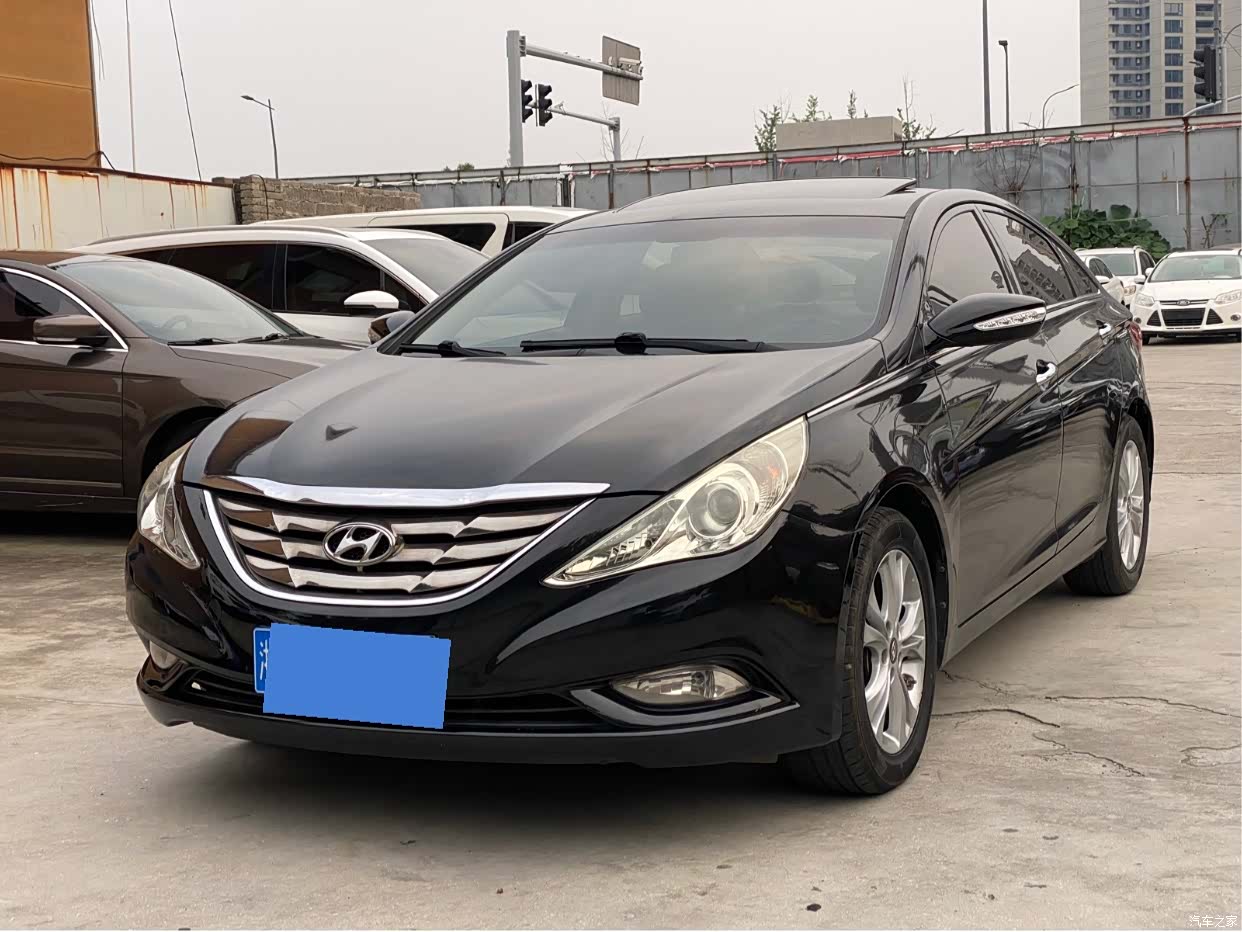 Hyundai Sonata, 2011 1