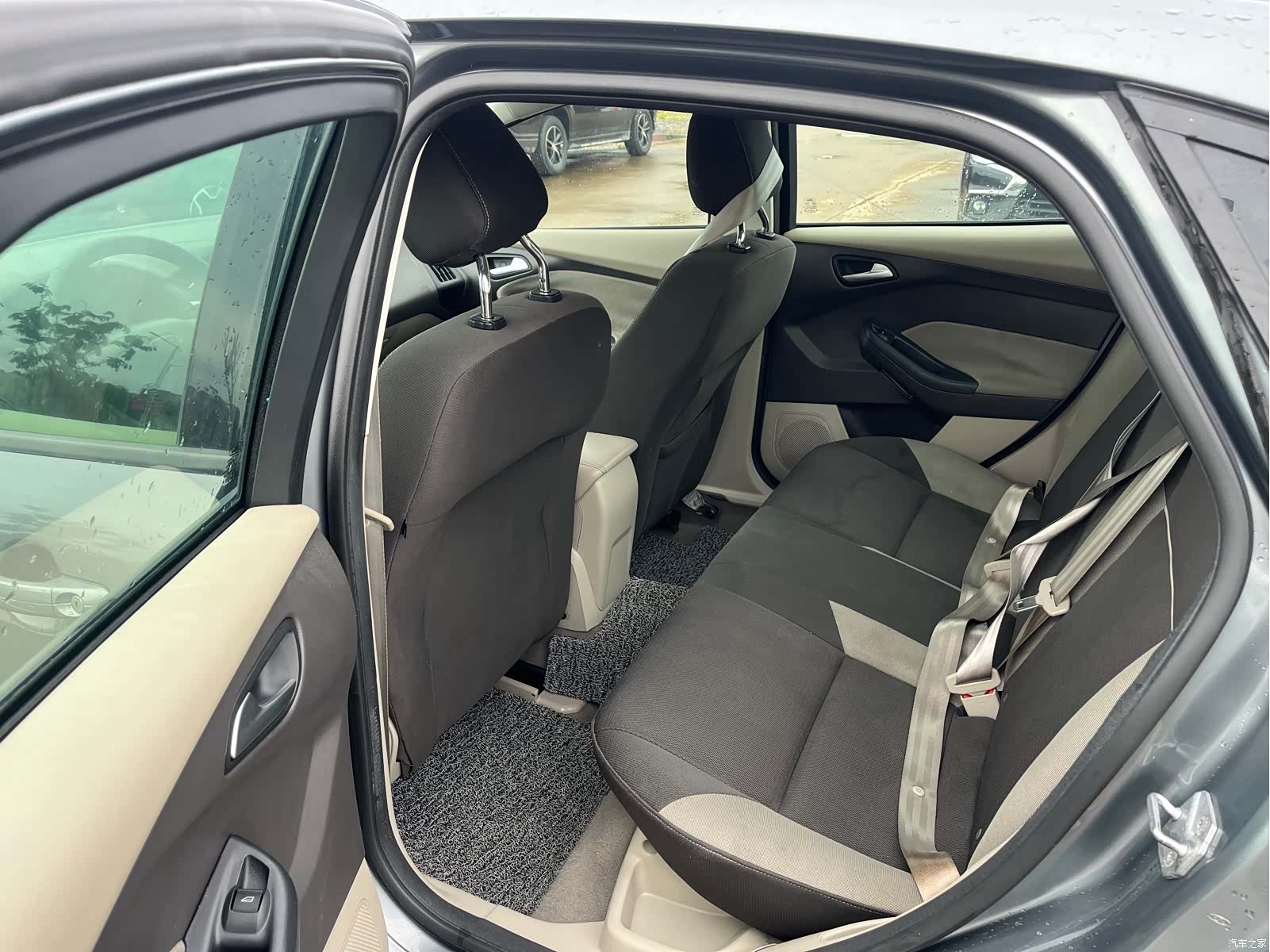 Ford Focus, 2013 9