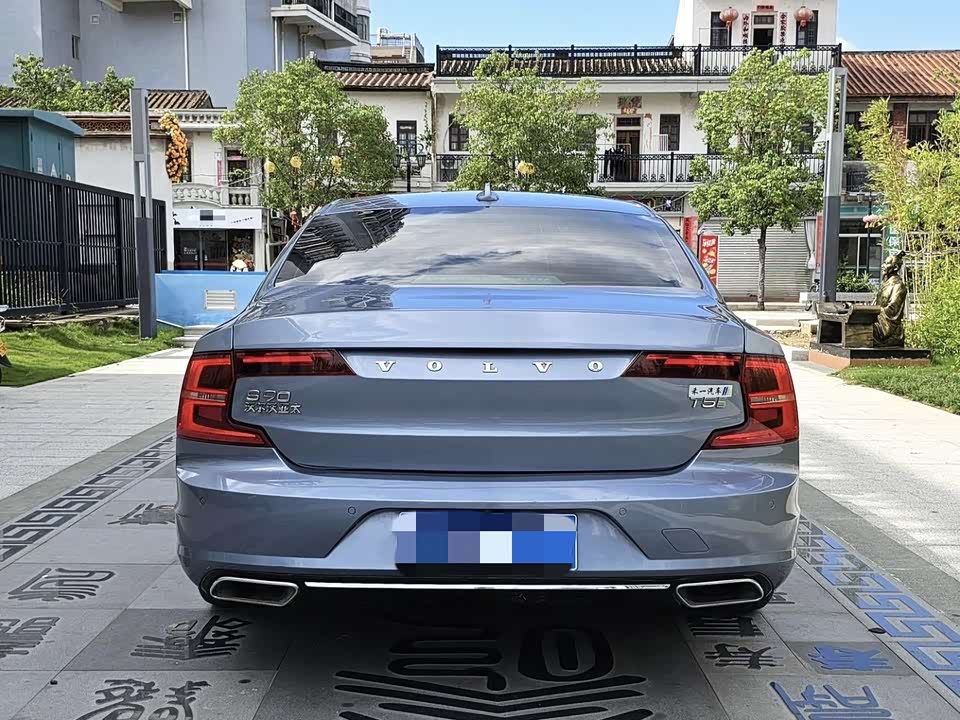 Volvo S90
