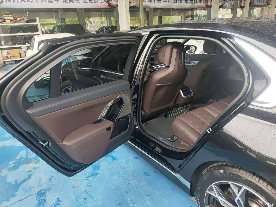 BMW 7 Series, 2023 2