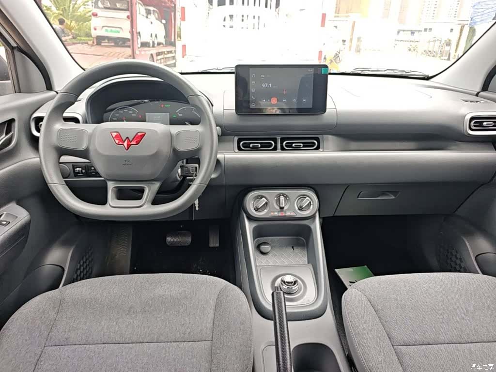 Wuling Hongguang, 2025 6