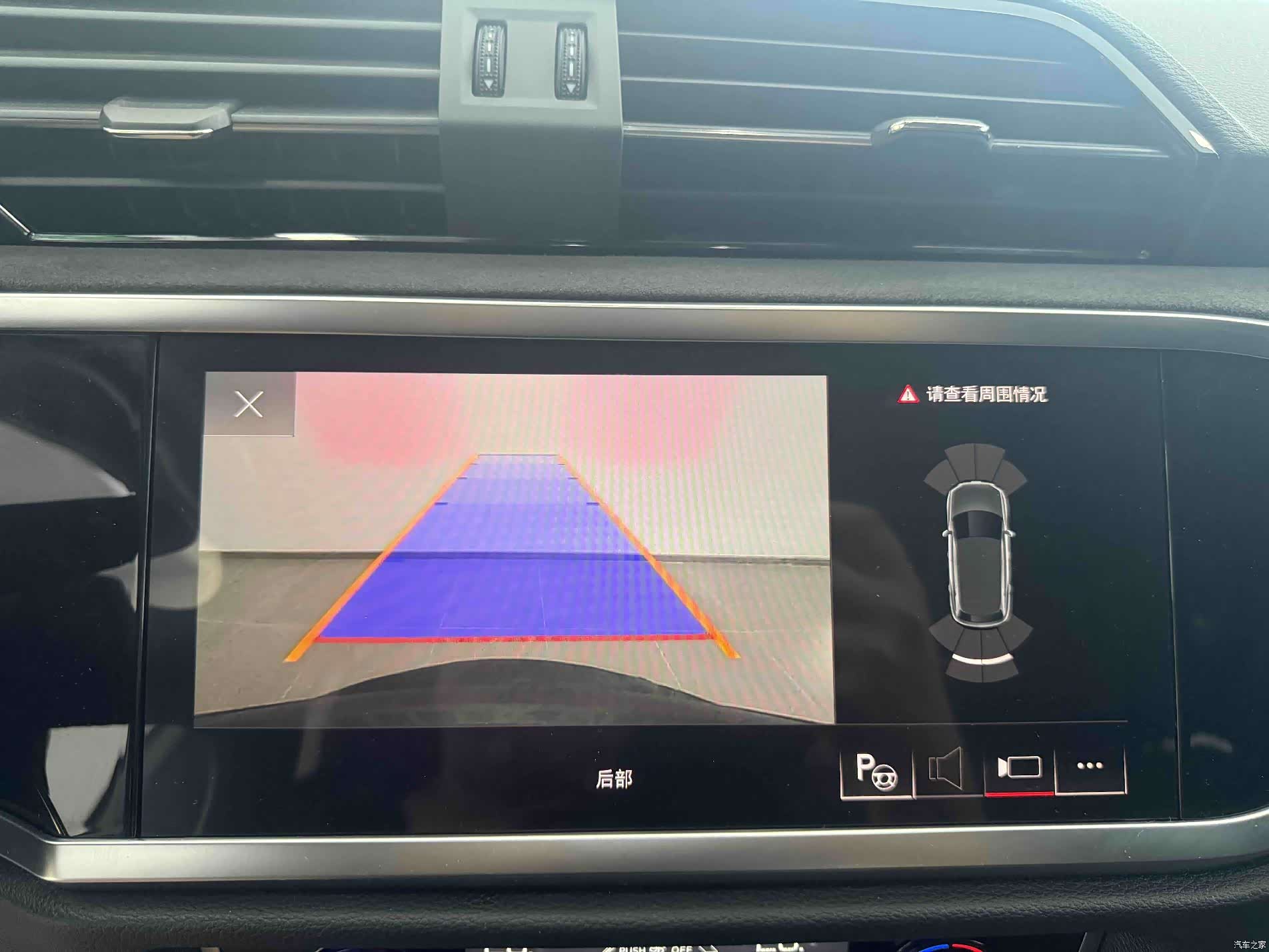 Audi Q3, 2023 16