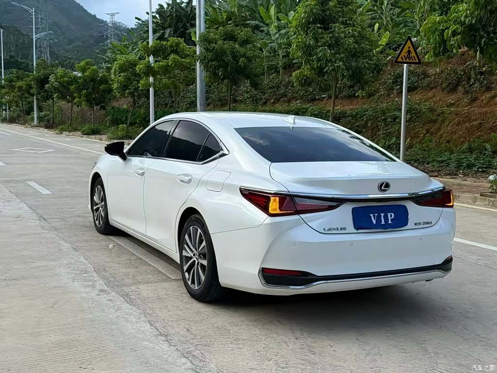 Lexus ES, 2020 6