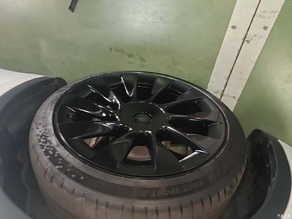Tesla Model Y, 2022 23