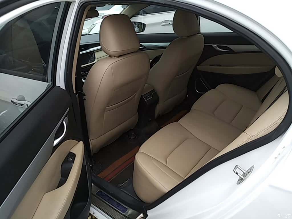 Geely Emgrand, 2019 17