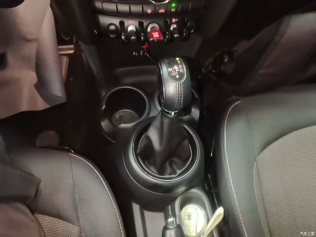Mini ONE, 2015 14