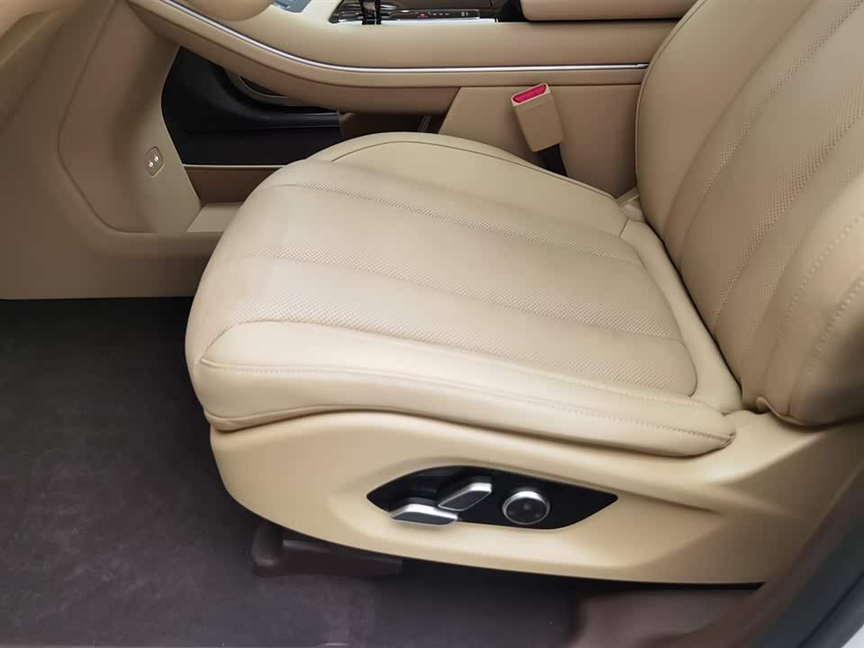 AITO Ask the world M7