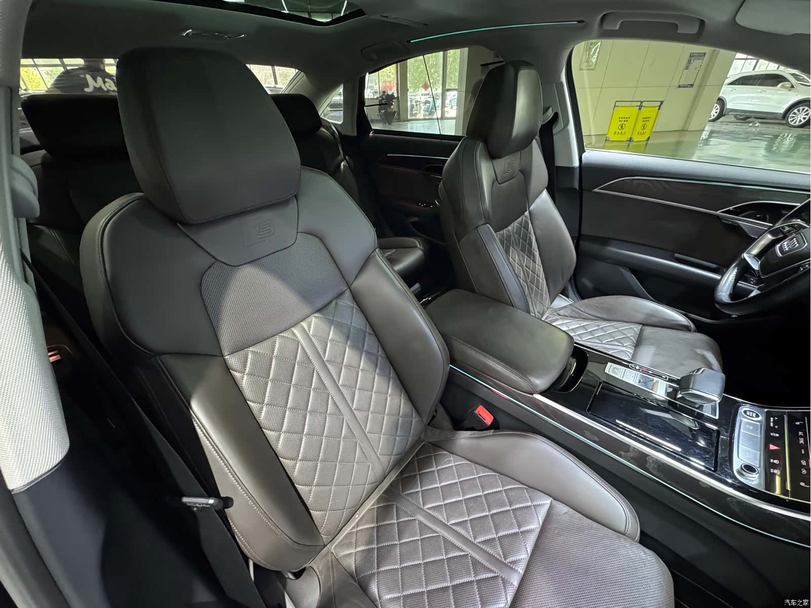 Audi A8L, 2021 9