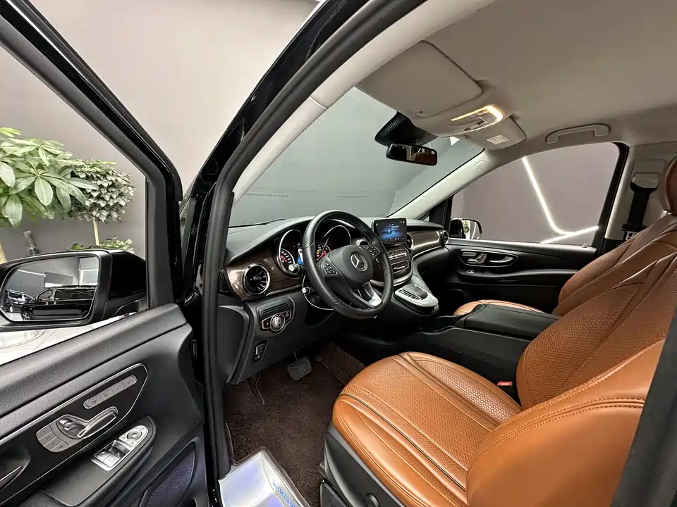 Mercedes-Benz V-class