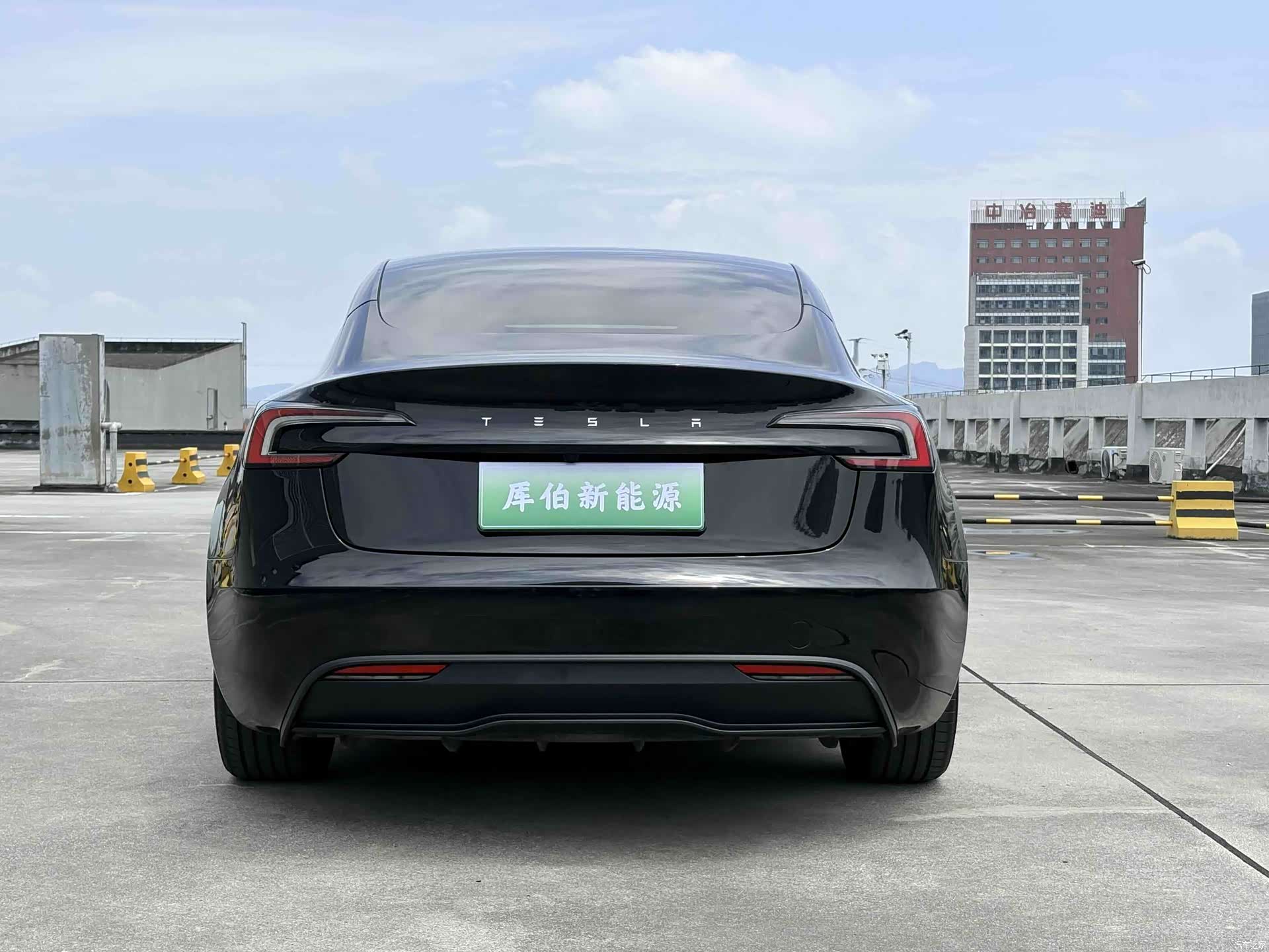 Tesla Model 3, 2025 4