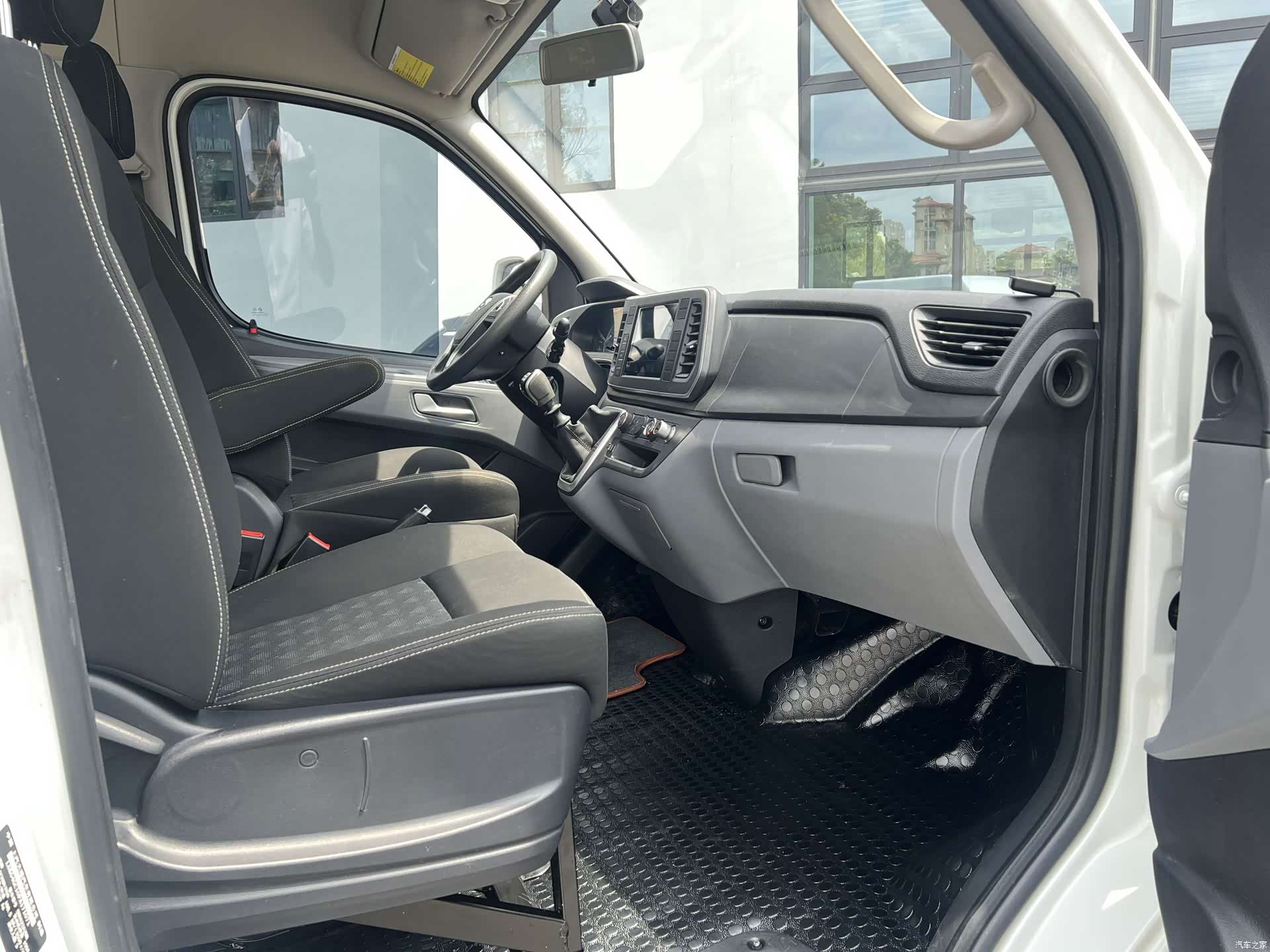 Maxus V80, 2024 7
