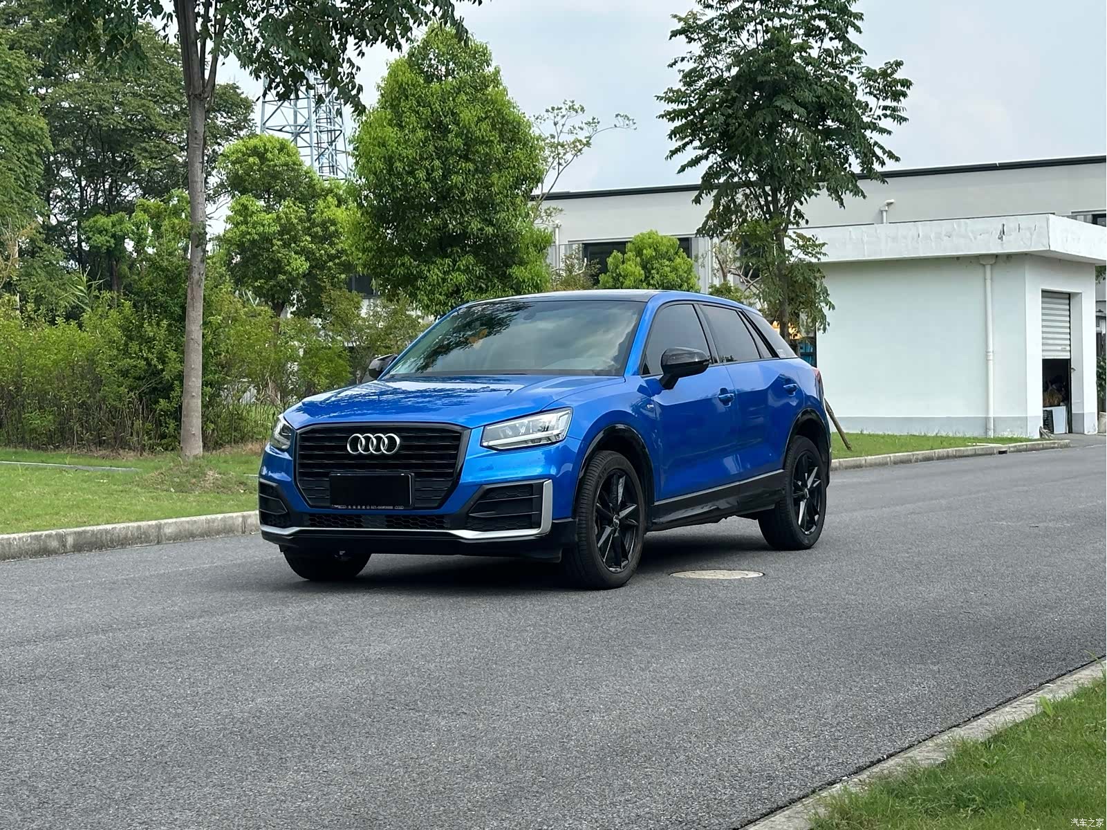 Audi Q2L, 2020 1