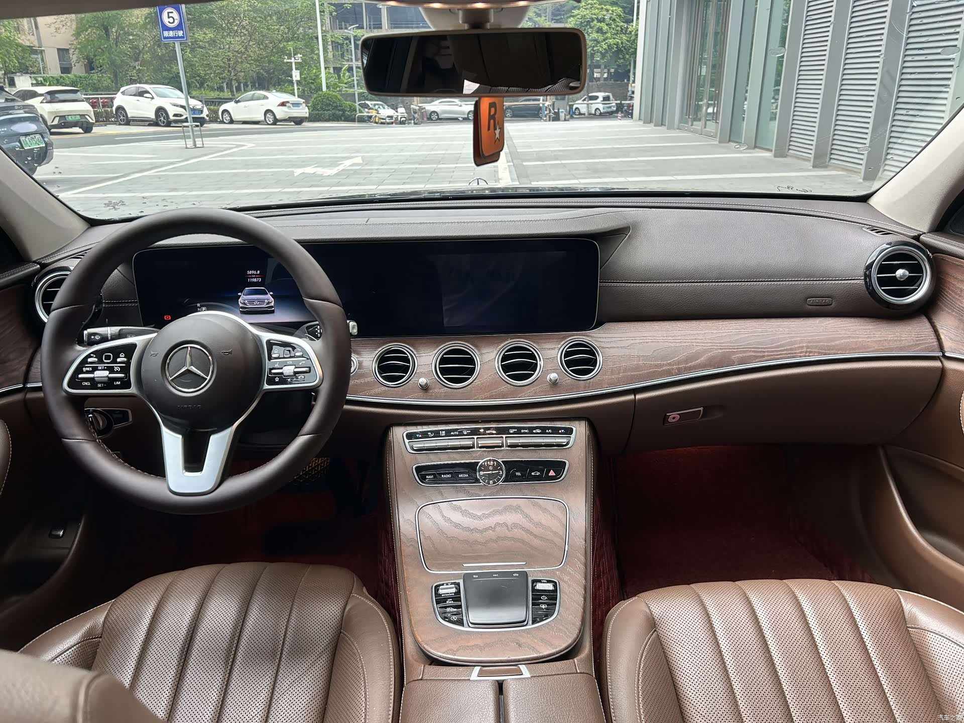 Mercedes-Benz E-Class, 2020 10